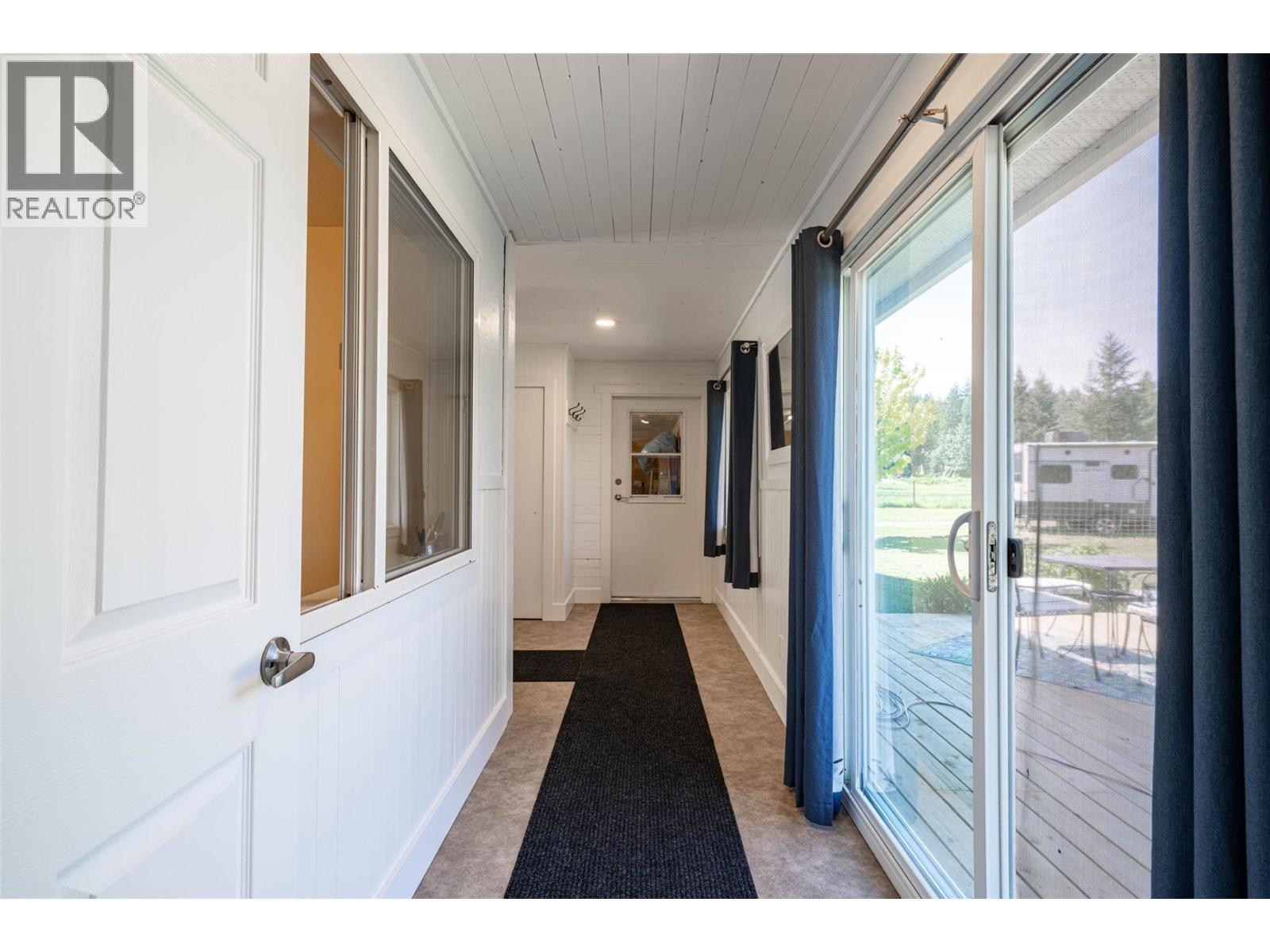  4858 Salmon River Road, Spallumcheen