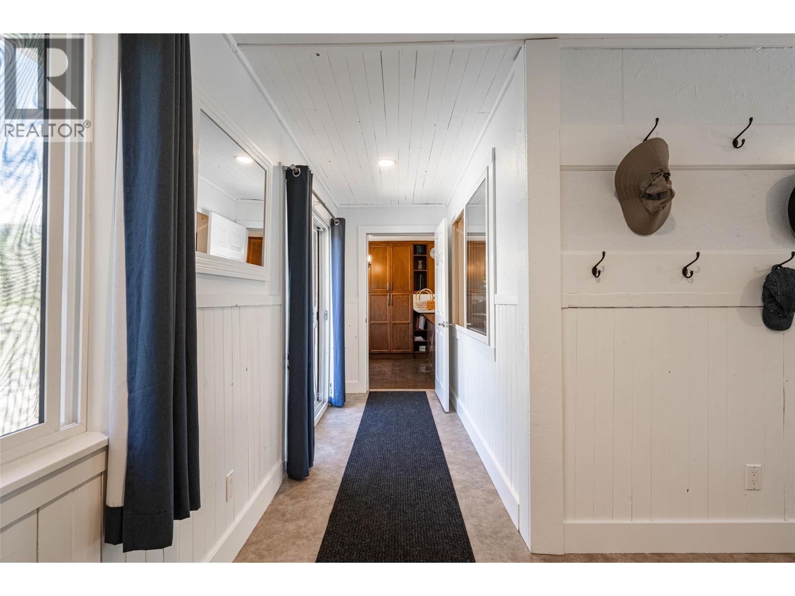  4858 Salmon River Road, Spallumcheen