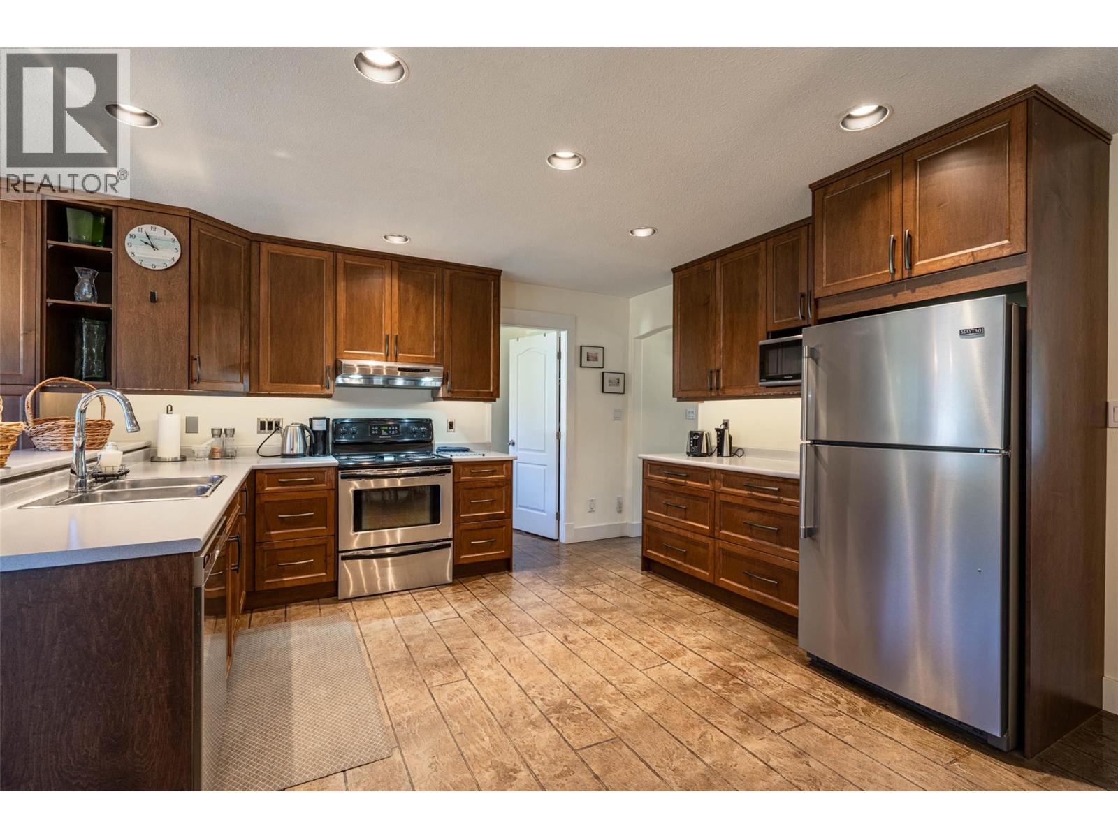  4858 Salmon River Road, Spallumcheen