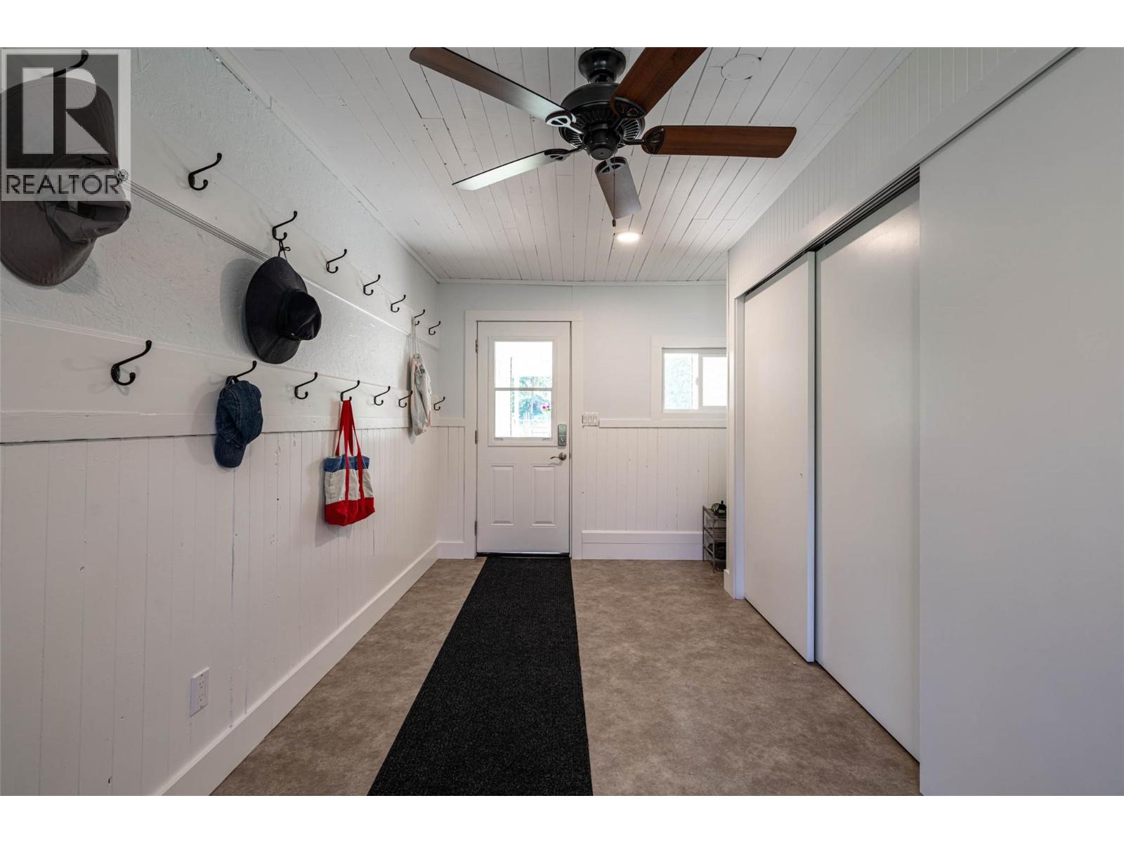  4858 Salmon River Road, Spallumcheen