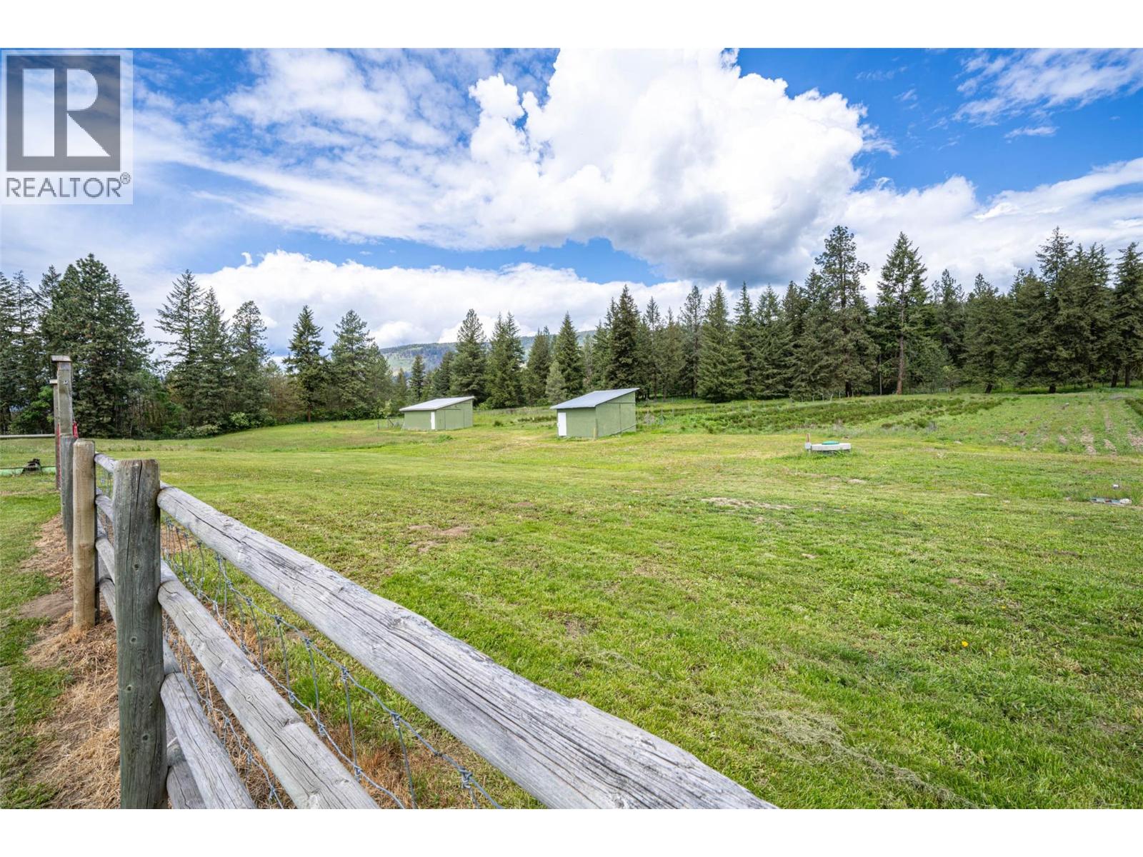  4858 Salmon River Road, Spallumcheen