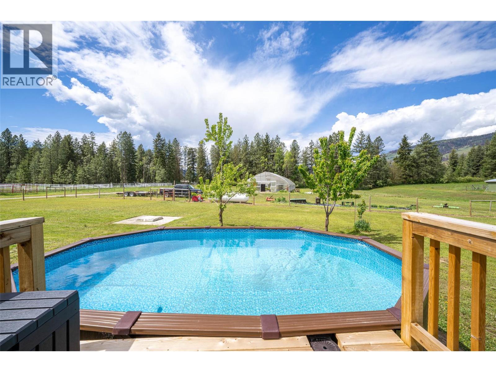  4858 Salmon River Road, Spallumcheen