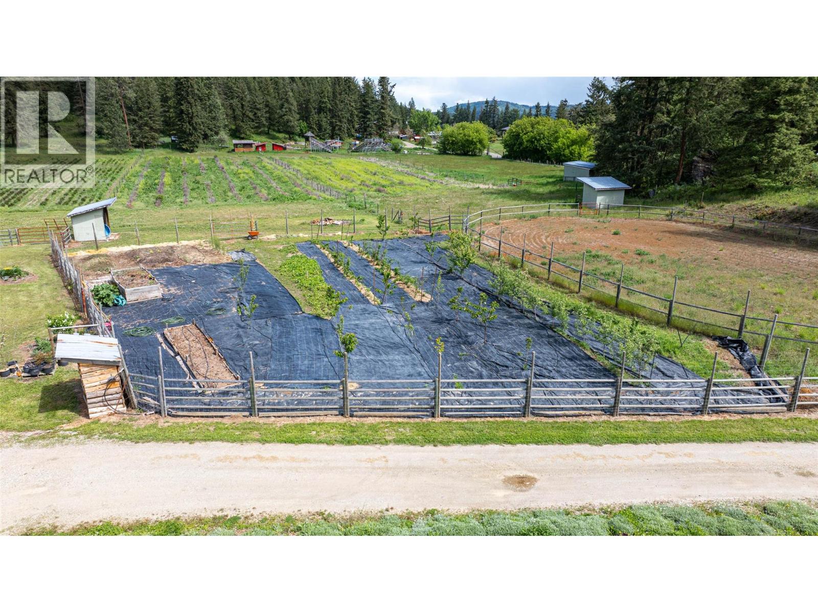  4858 Salmon River Road, Spallumcheen