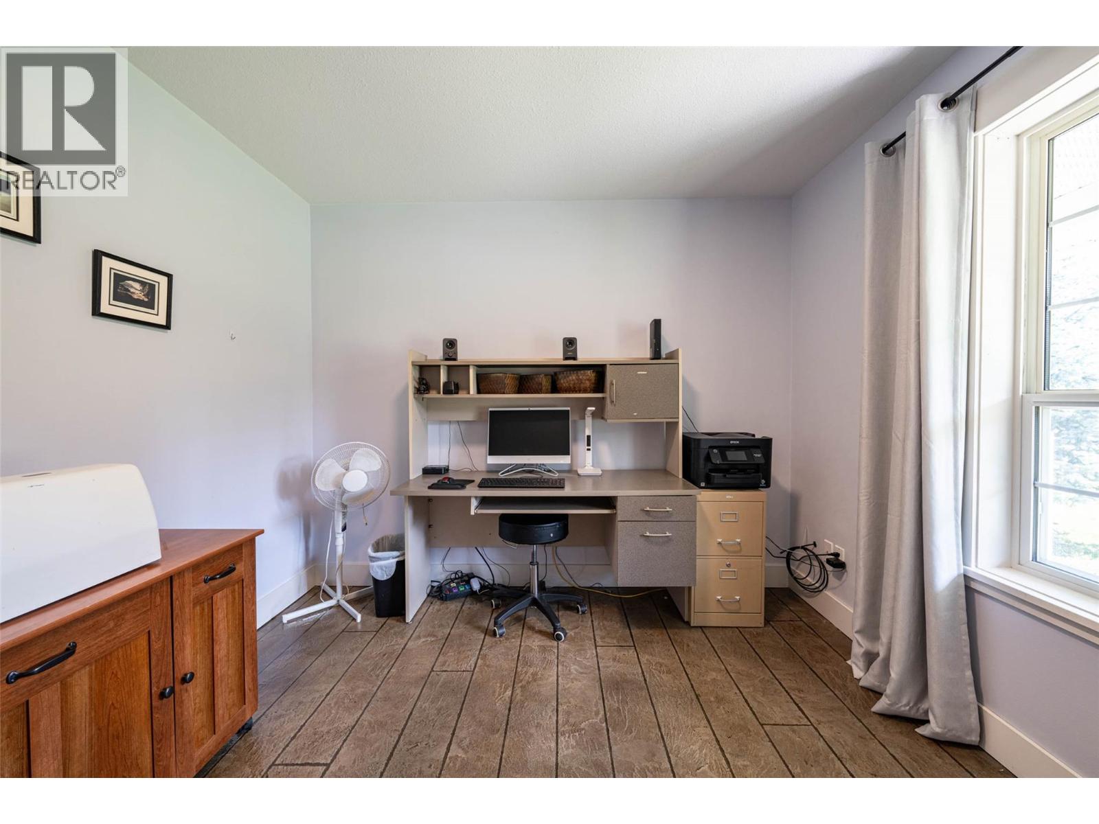  4858 Salmon River Road, Spallumcheen