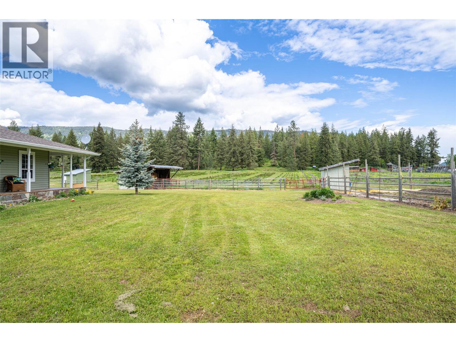  4858 Salmon River Road, Spallumcheen