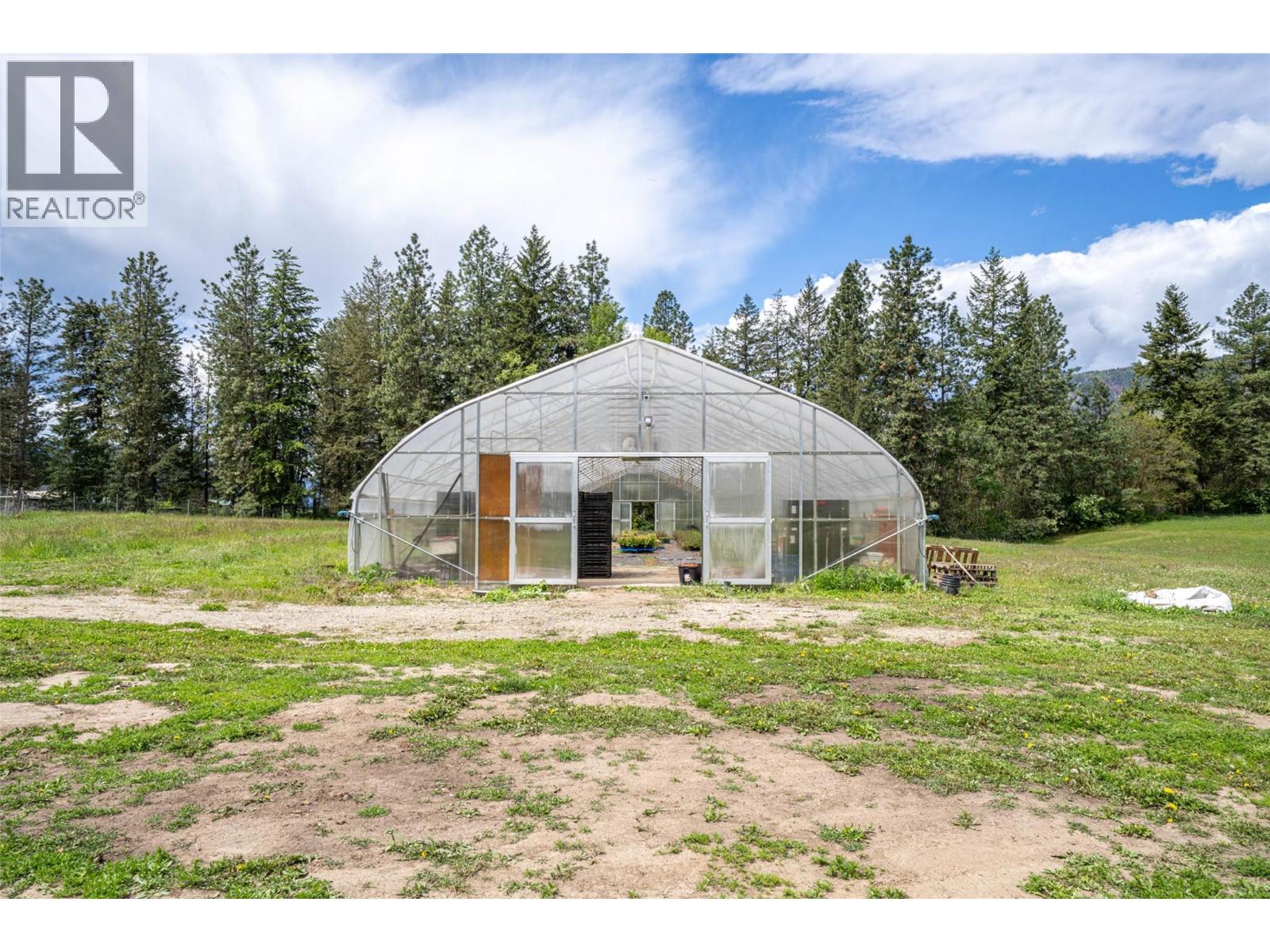  4858 Salmon River Road, Spallumcheen