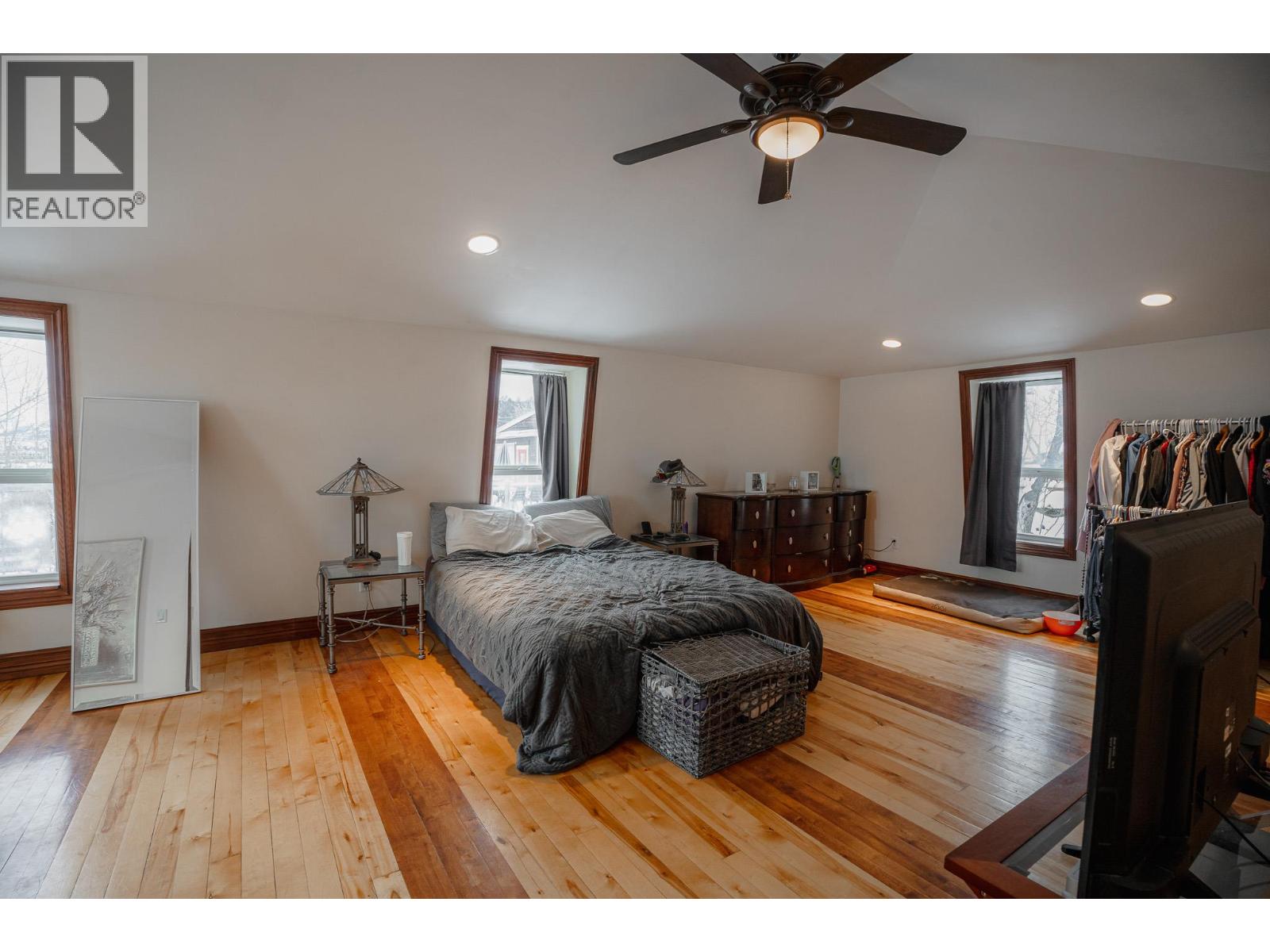 299 SEYMOUR STREET W - 10