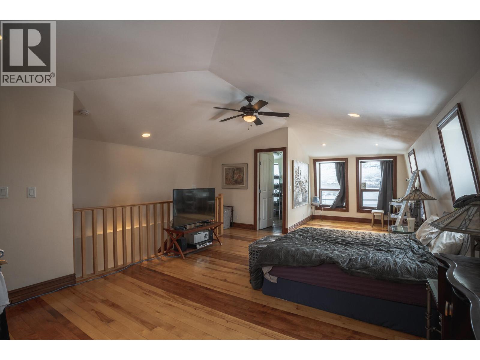 299 SEYMOUR STREET W - 11