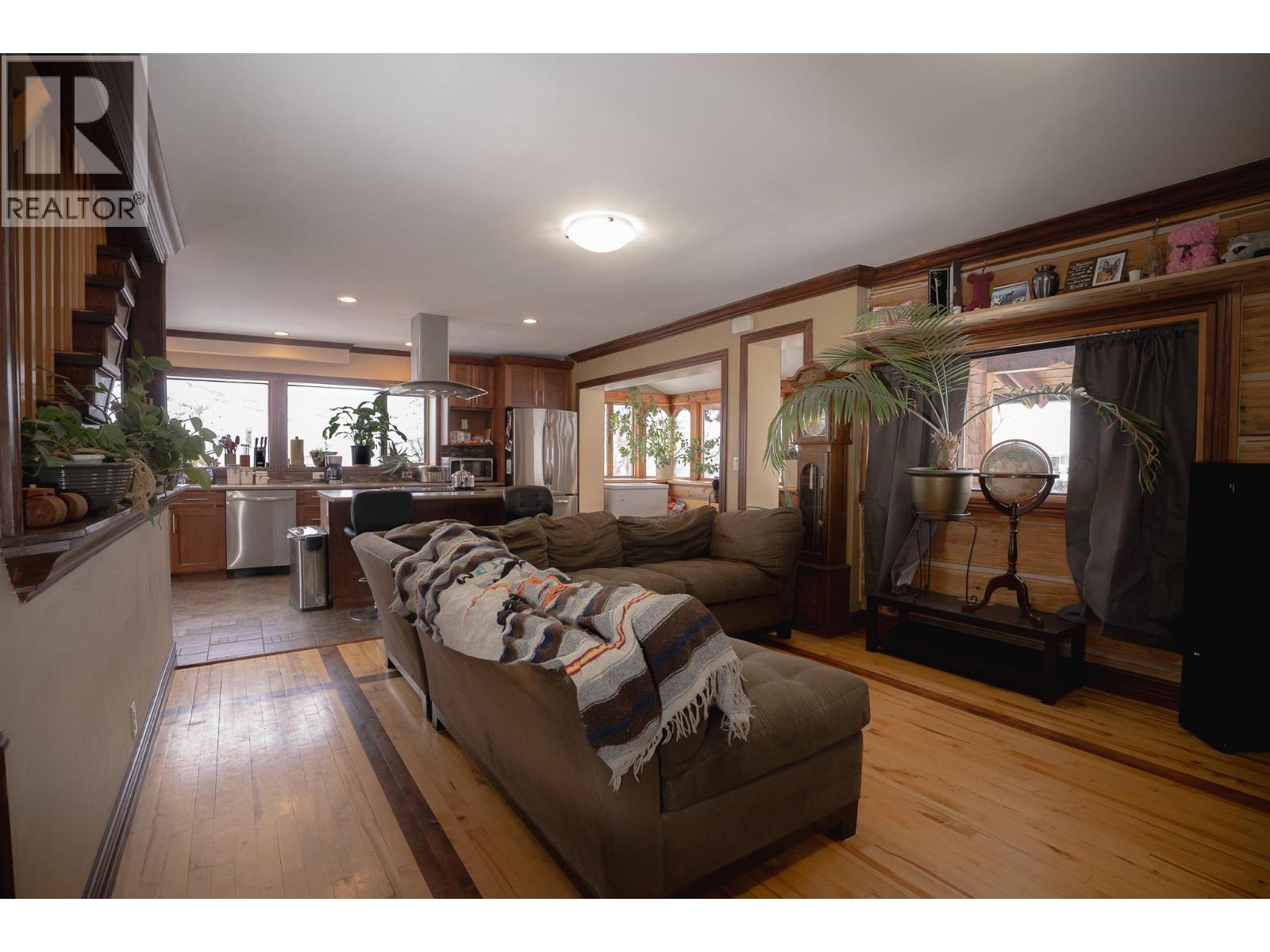 299 SEYMOUR STREET W - 6