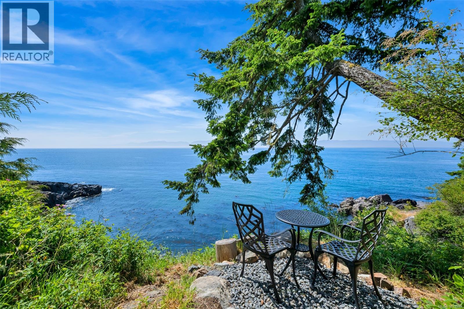 2476 Lighthouse Point Rd, Sooke