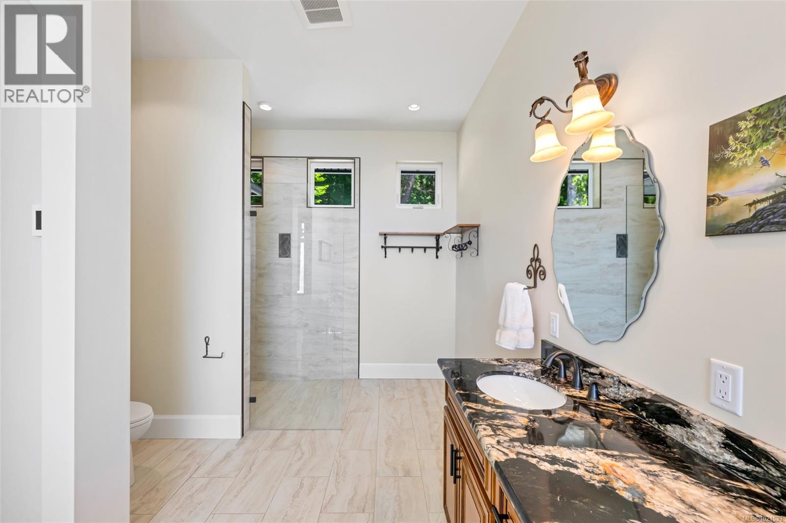 2476 Lighthouse Point Rd, Sooke