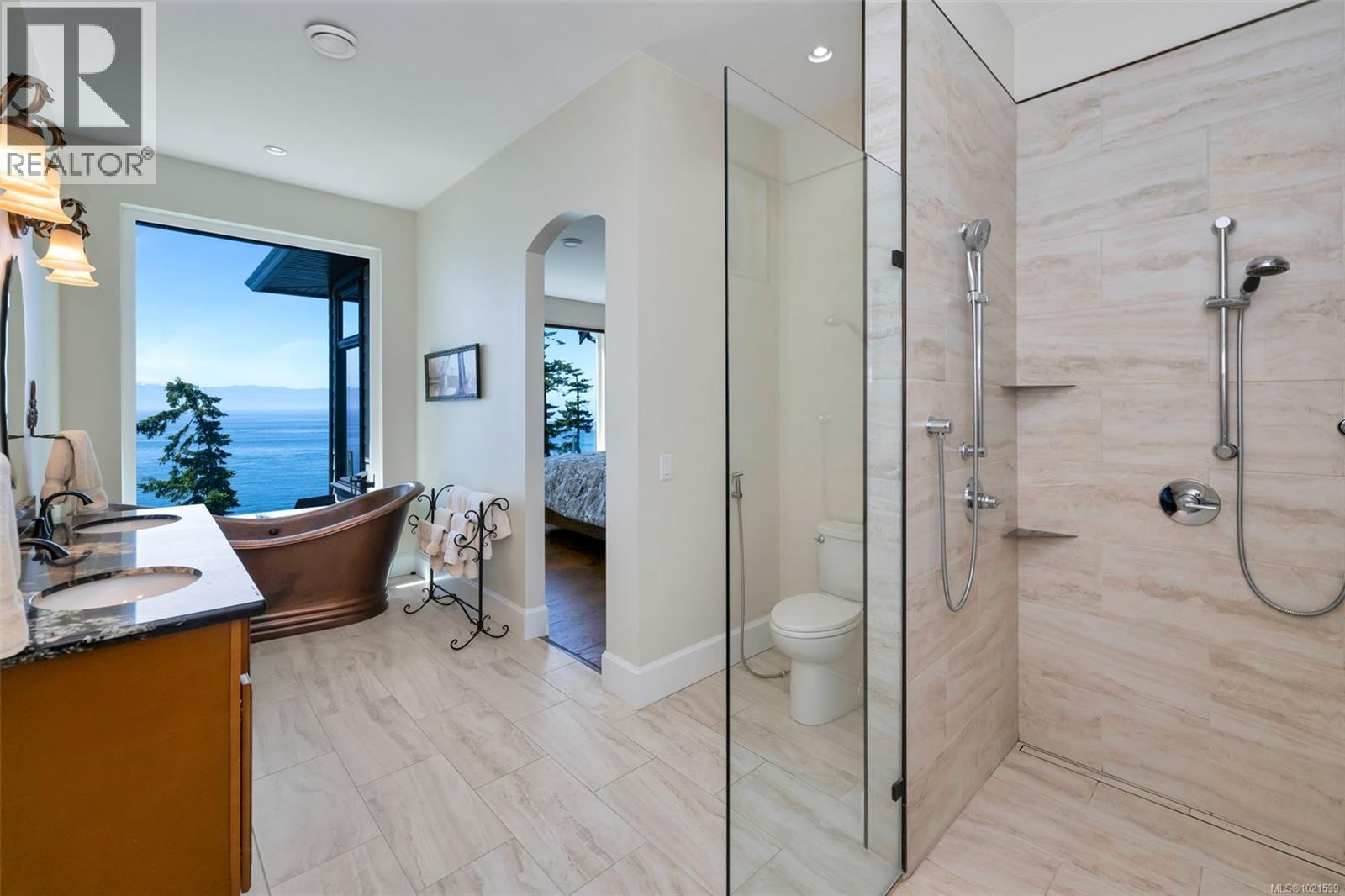 2476 Lighthouse Point Rd, Sooke