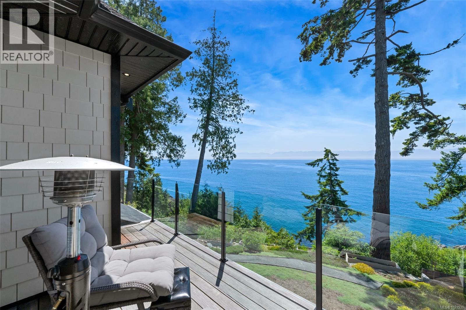 2476 Lighthouse Point Rd, Sooke
