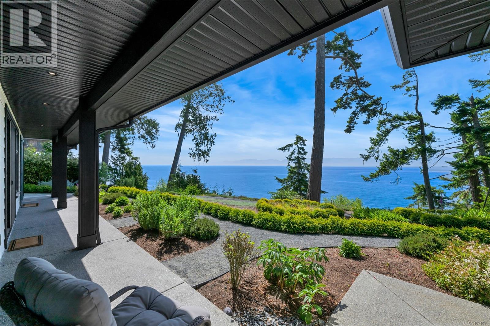 2476 Lighthouse Point Rd, Sooke