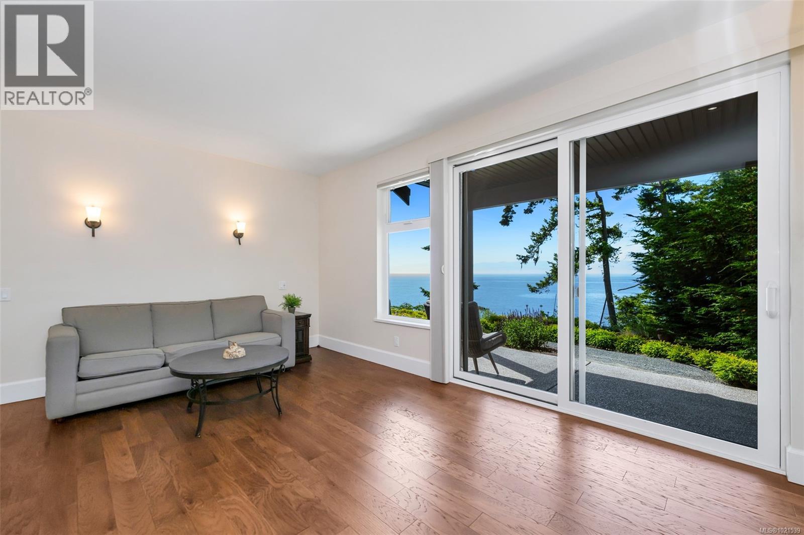 2476 Lighthouse Point Rd, Sooke