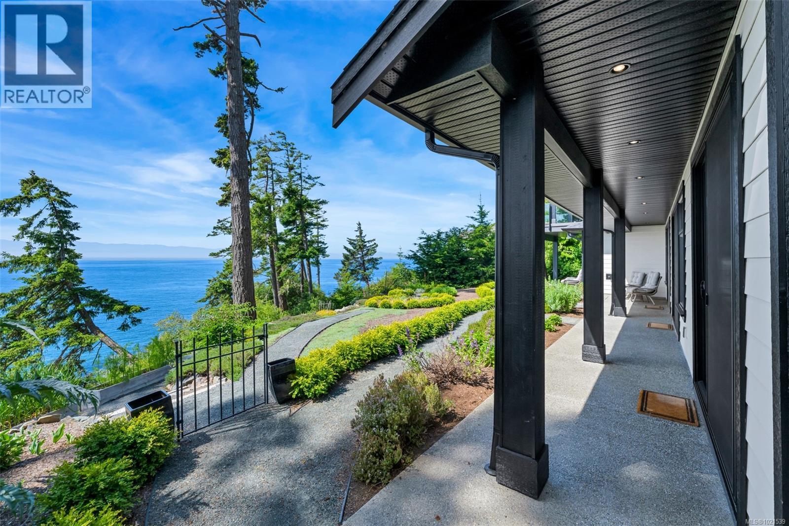 2476 Lighthouse Point Rd, Sooke