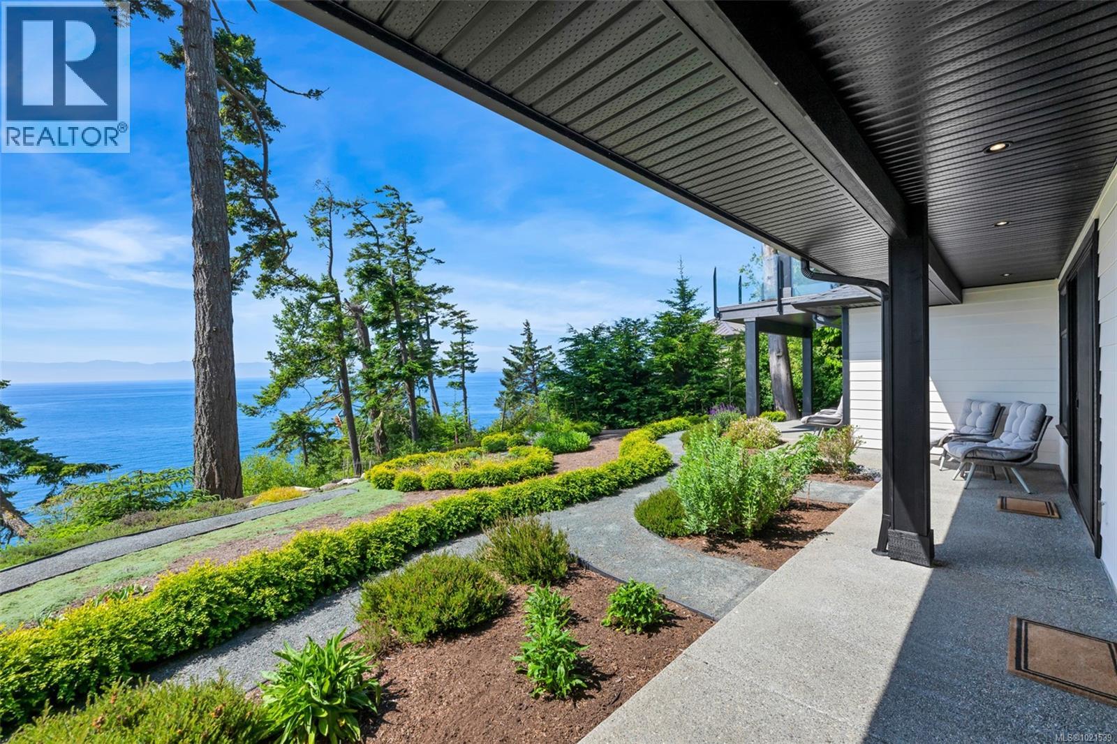 2476 Lighthouse Point Rd, Sooke
