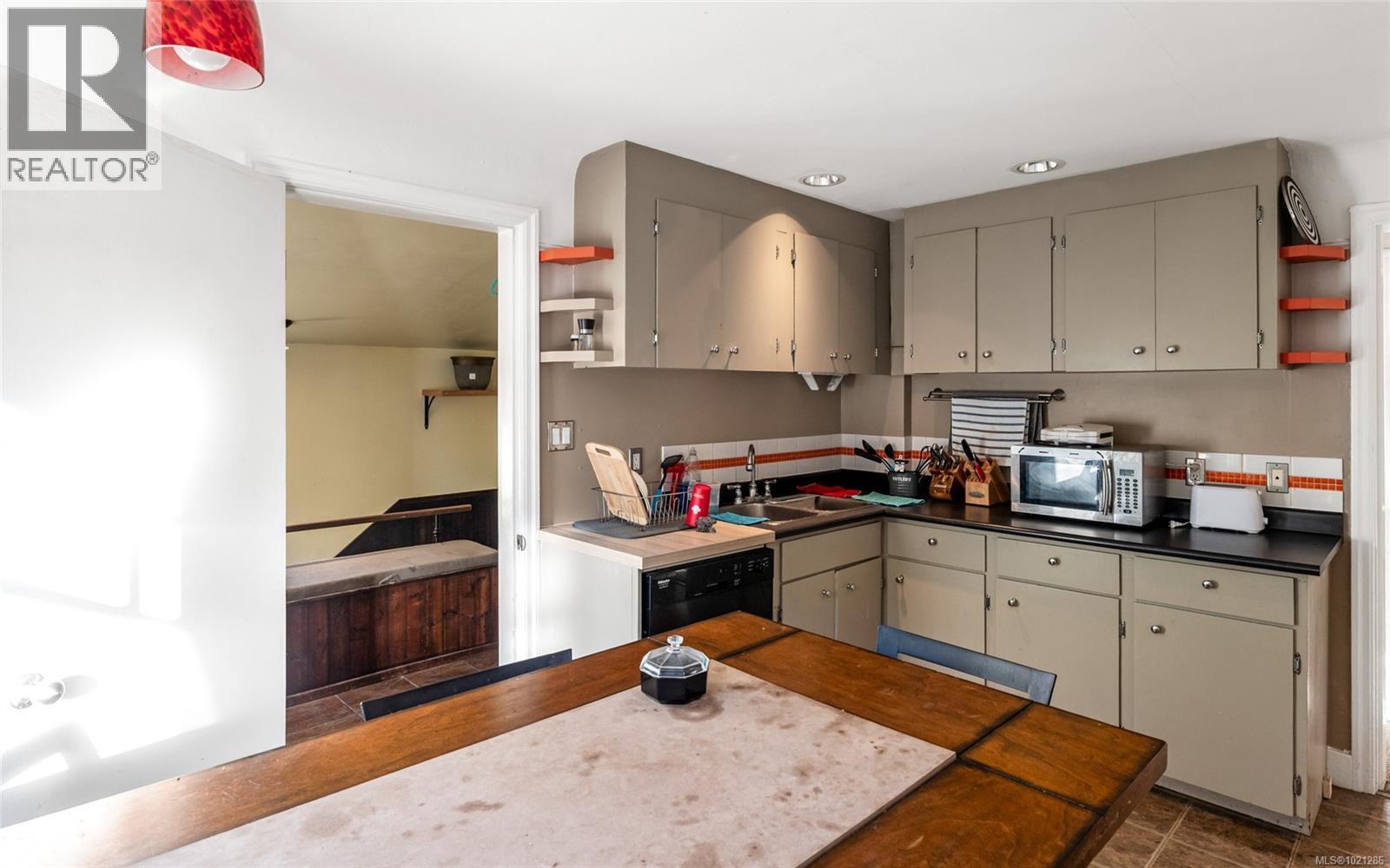 3026 Donald St, Saanich