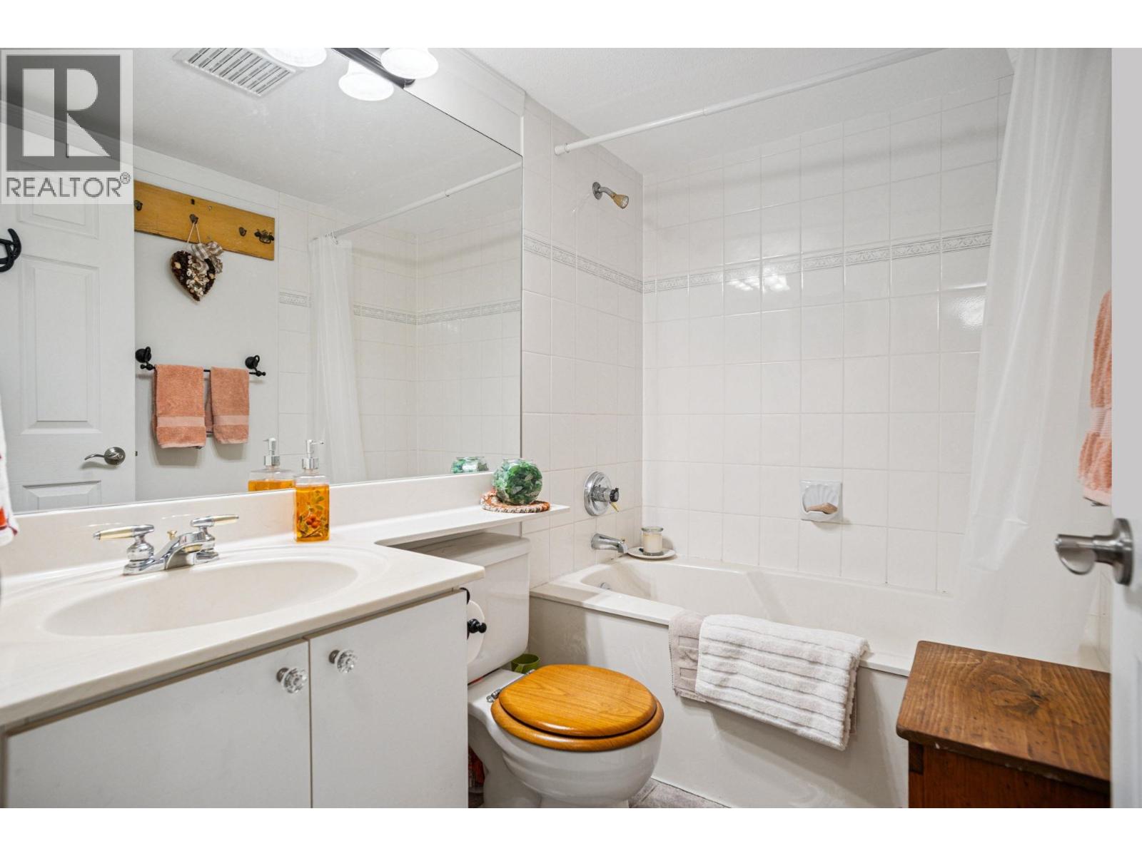 214 4768 53 STREET, Delta