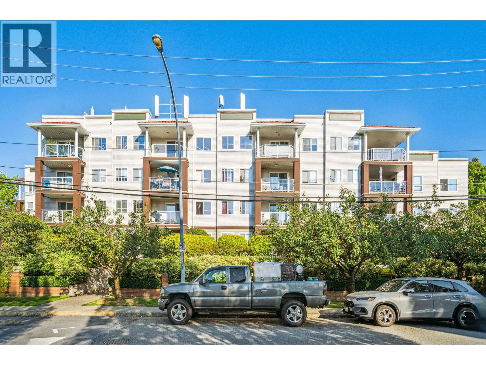 214 4768 53 STREET, Delta