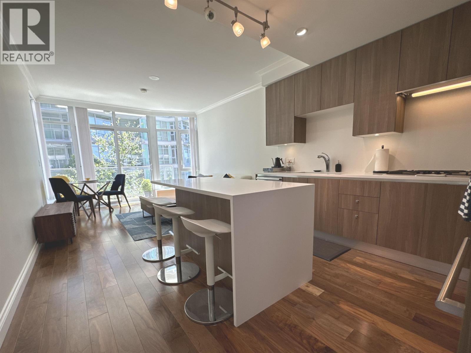 202 185 VICTORY SHIP WAY, North Vancouver