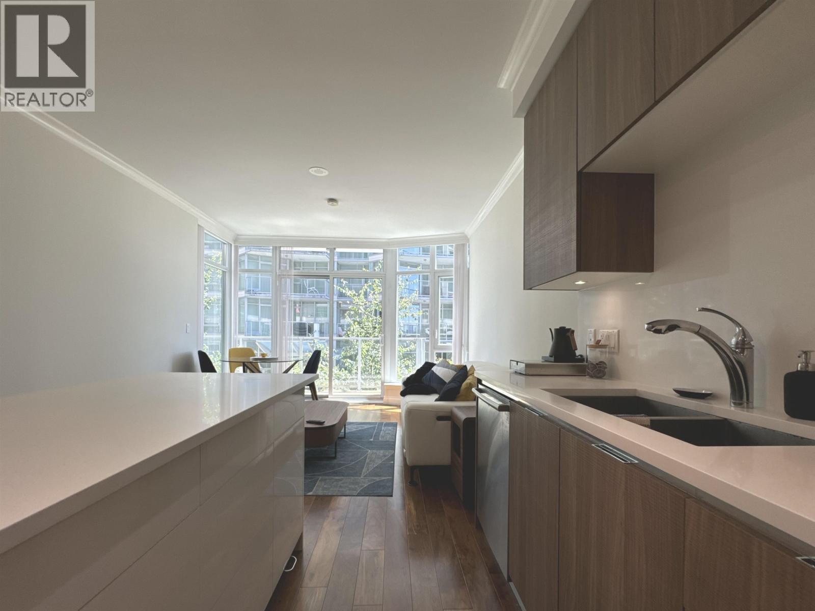 202 185 VICTORY SHIP WAY, North Vancouver