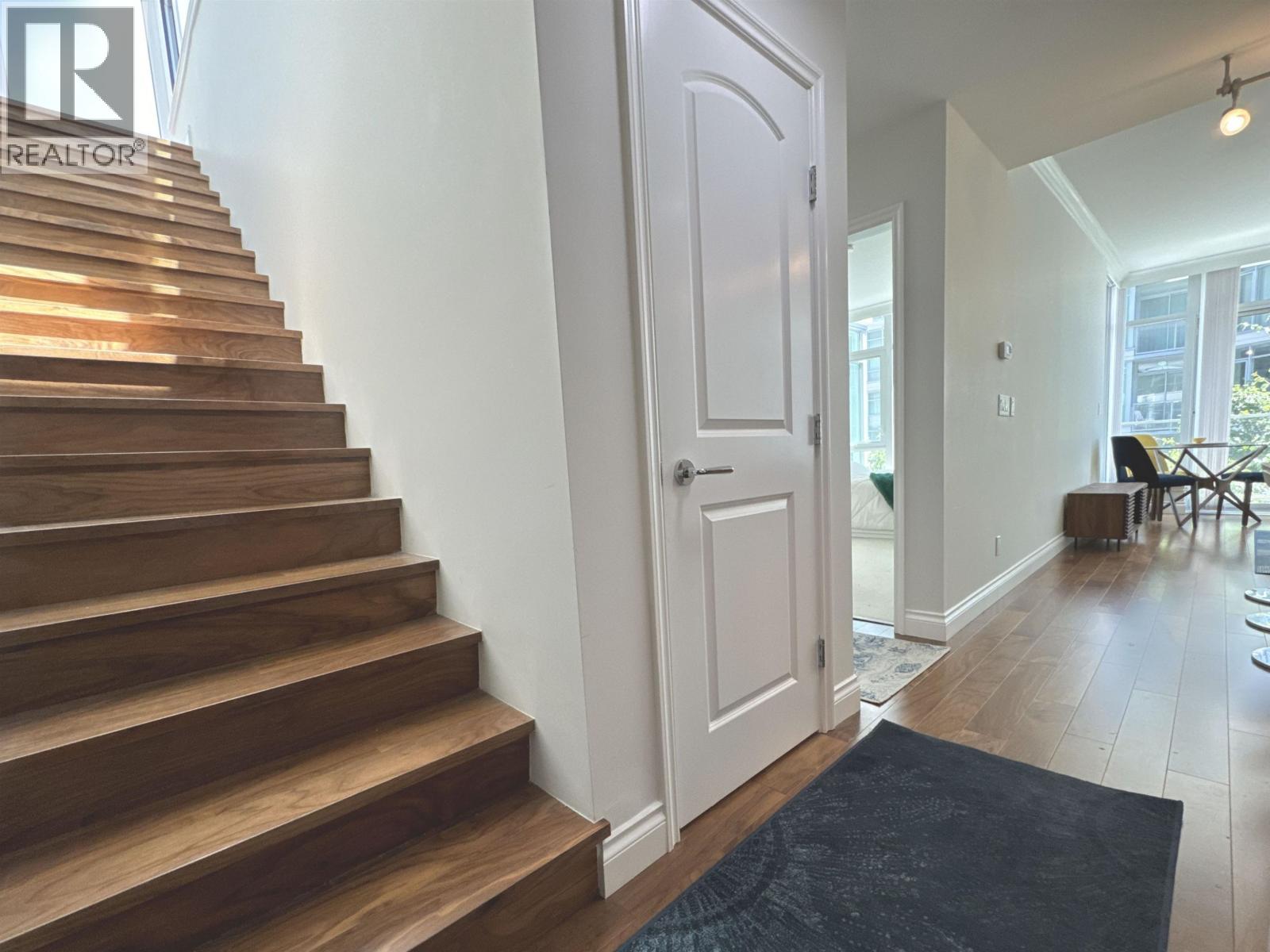 202 185 VICTORY SHIP WAY, North Vancouver