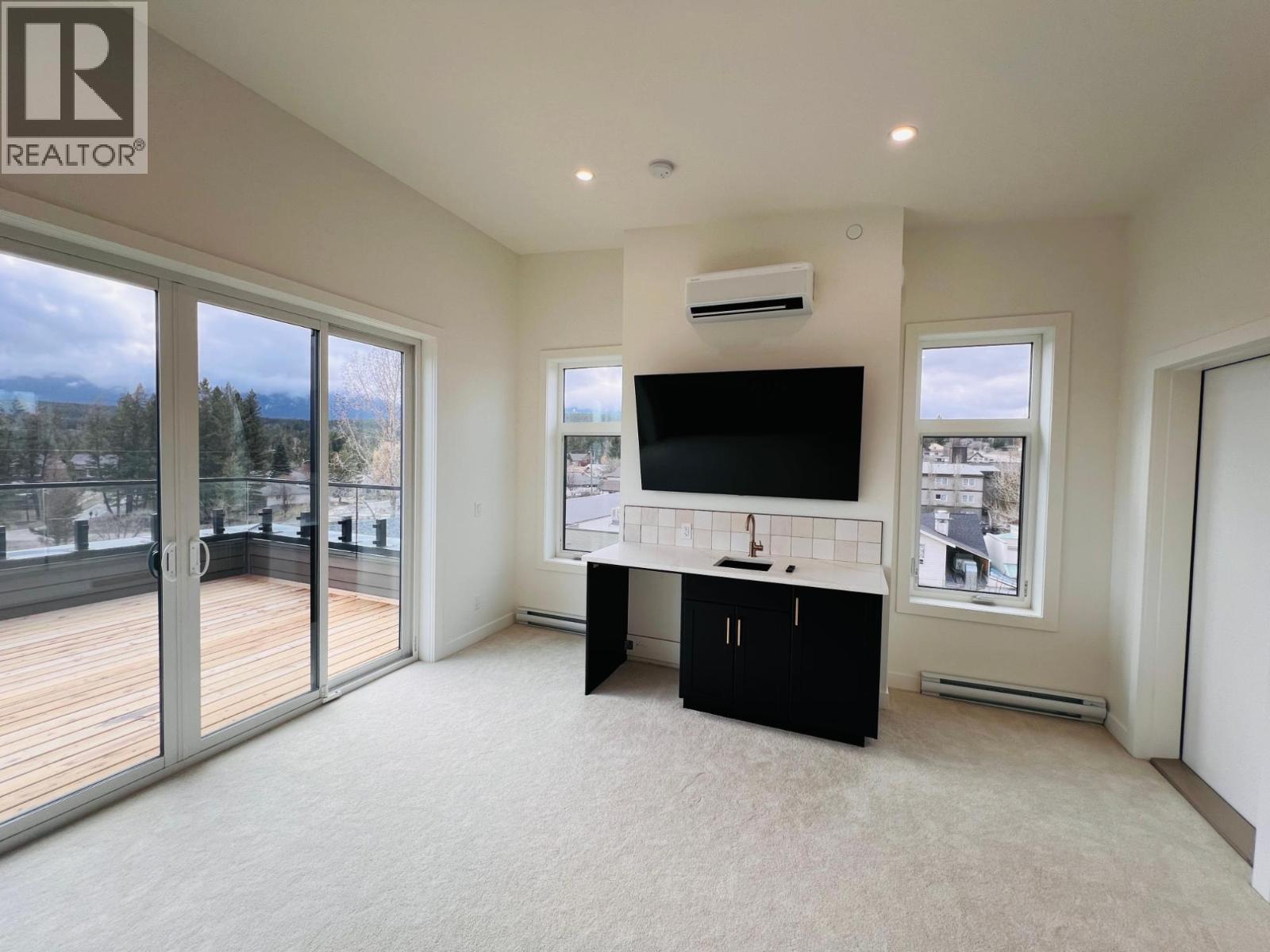 510 14TH Street Unit# 304, Invermere
