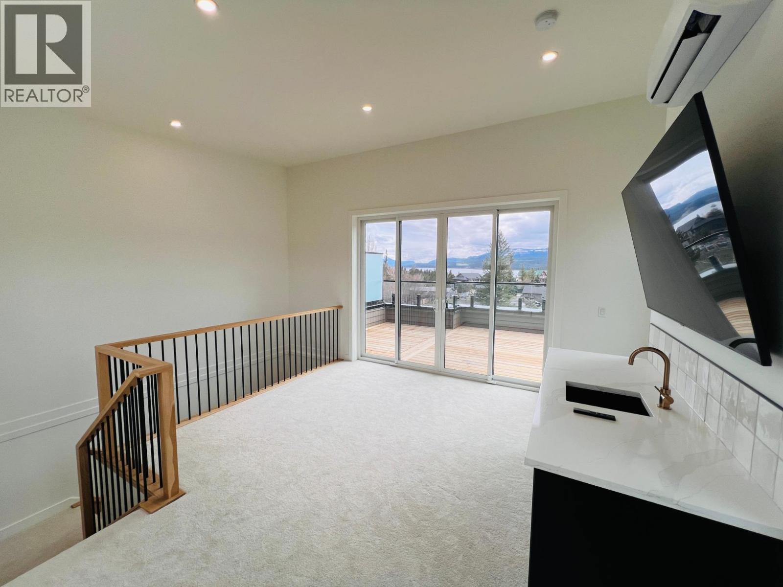 510 14TH Street Unit# 304, Invermere