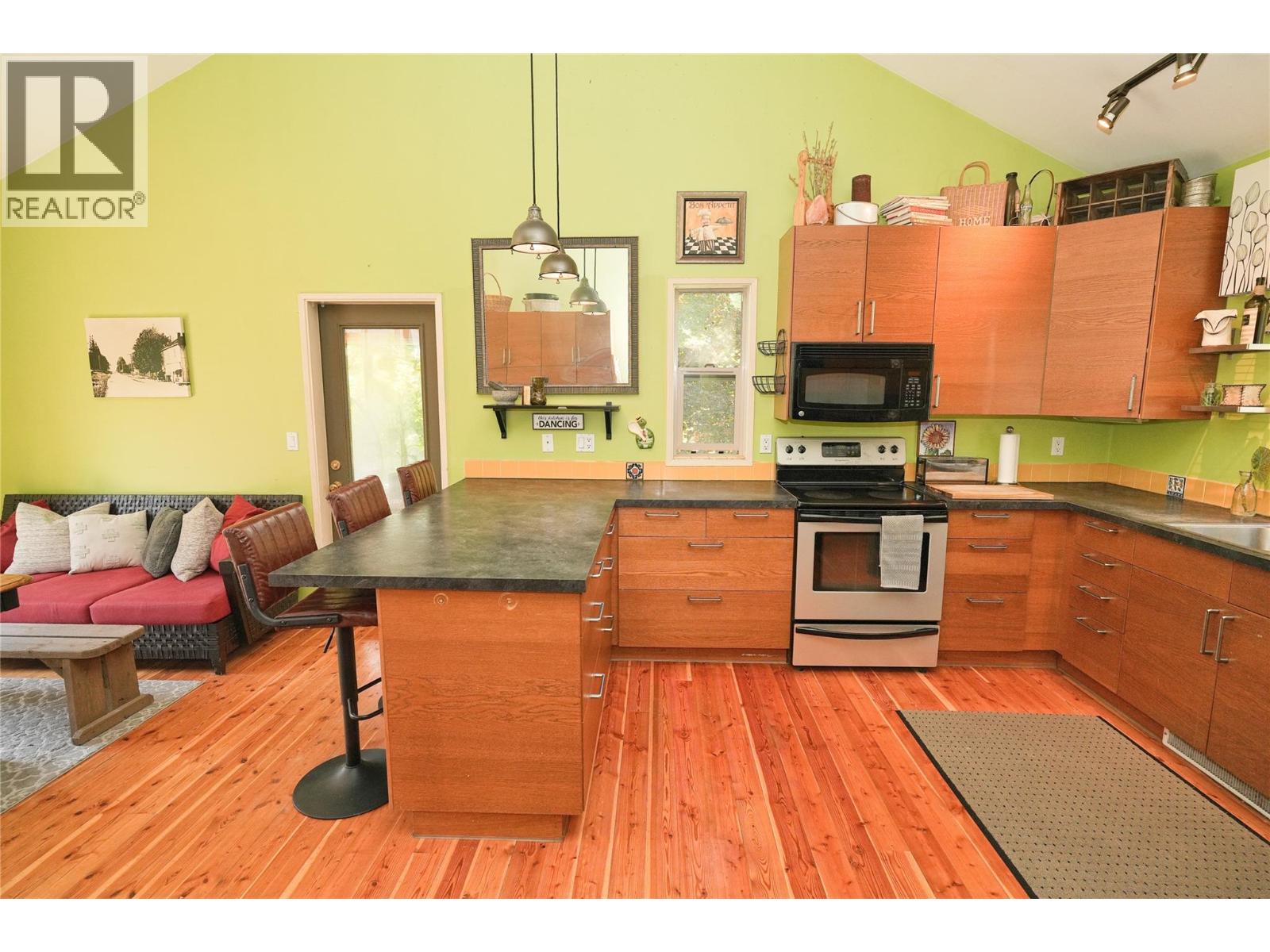 6702 APPLEDALE LOWER Road - Photo 3 of 63, Winlaw, British Columbia