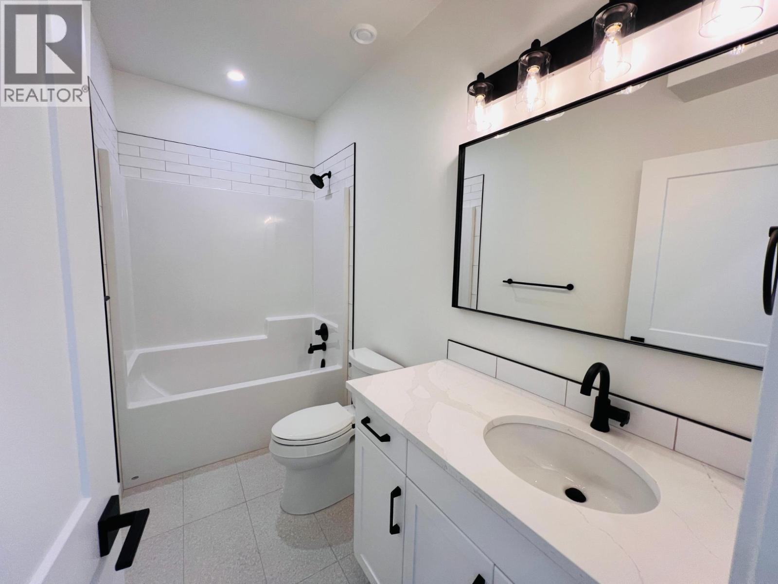 510 14TH Street Unit# 304, Invermere