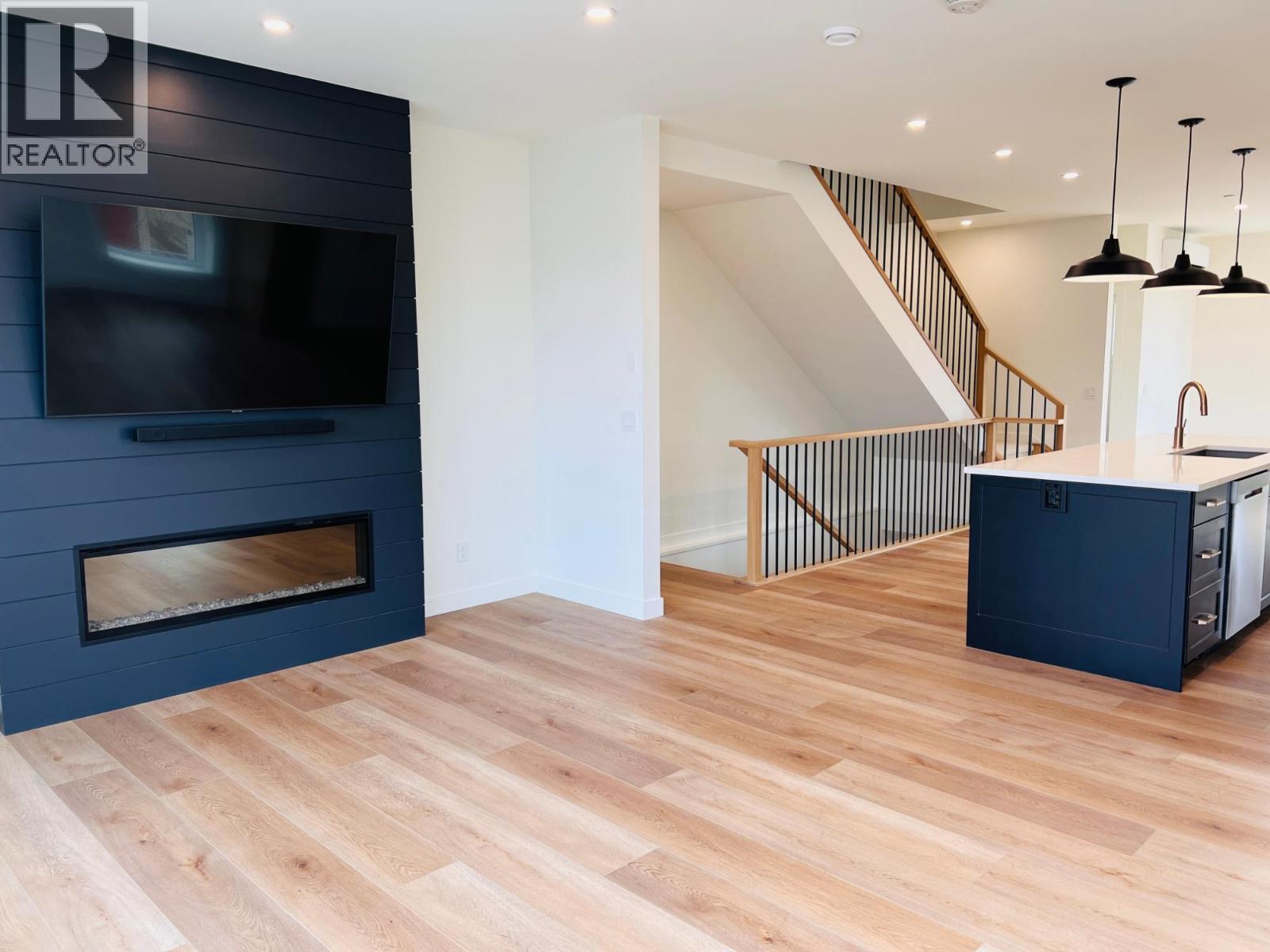 510 14TH Street Unit# 304, Invermere