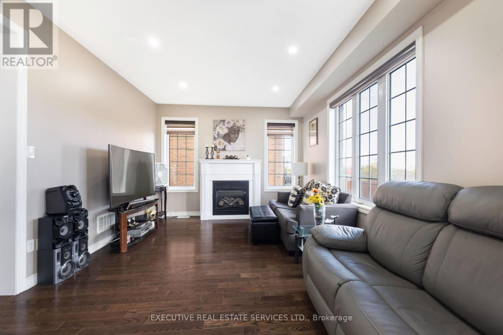 37 ROSS DRIVE - 11