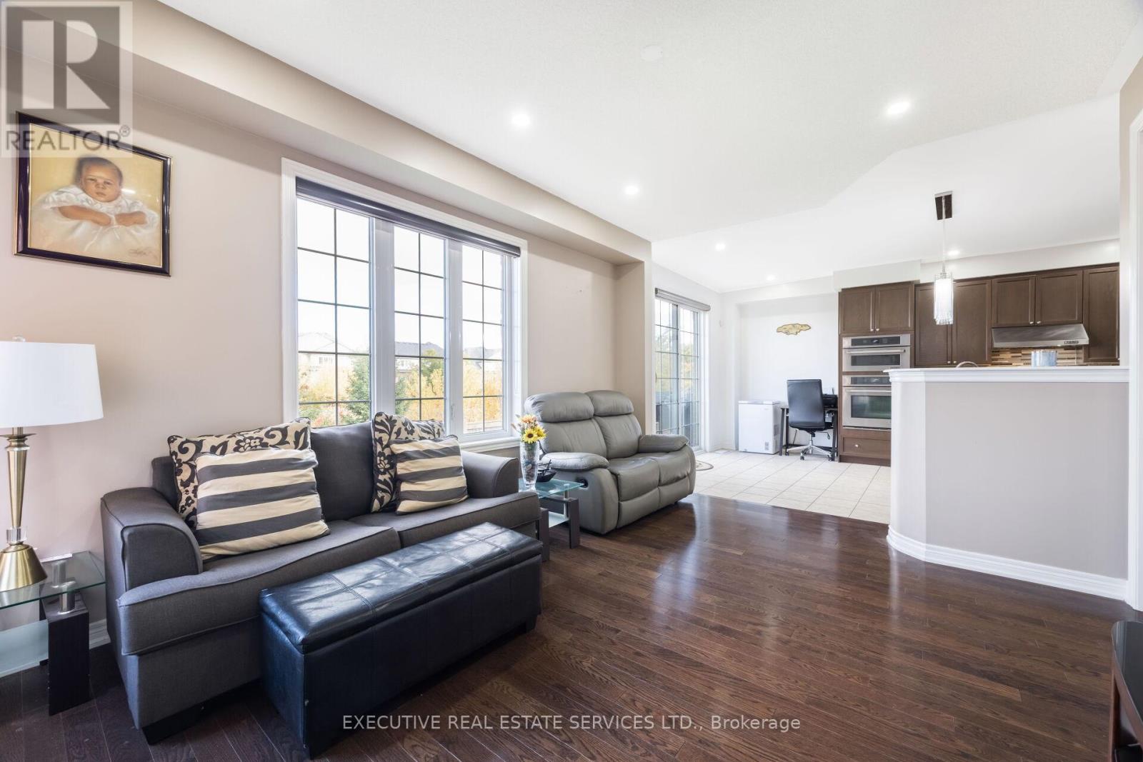 37 ROSS DRIVE - 12