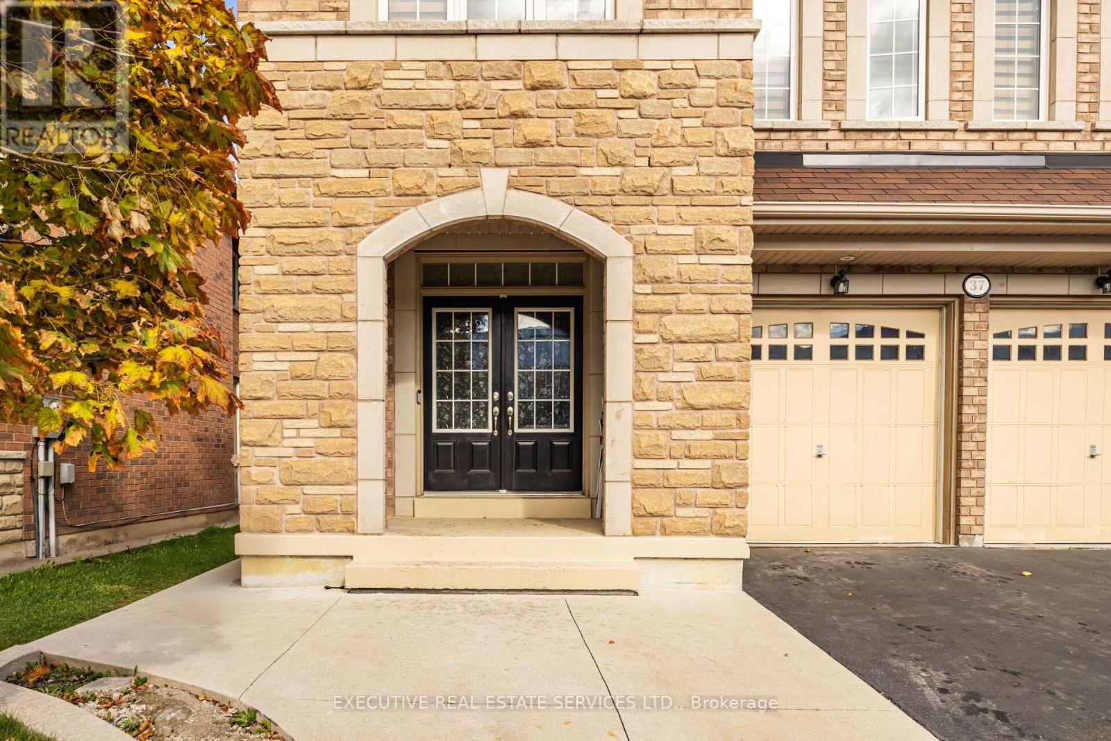 37 ROSS DRIVE - 4