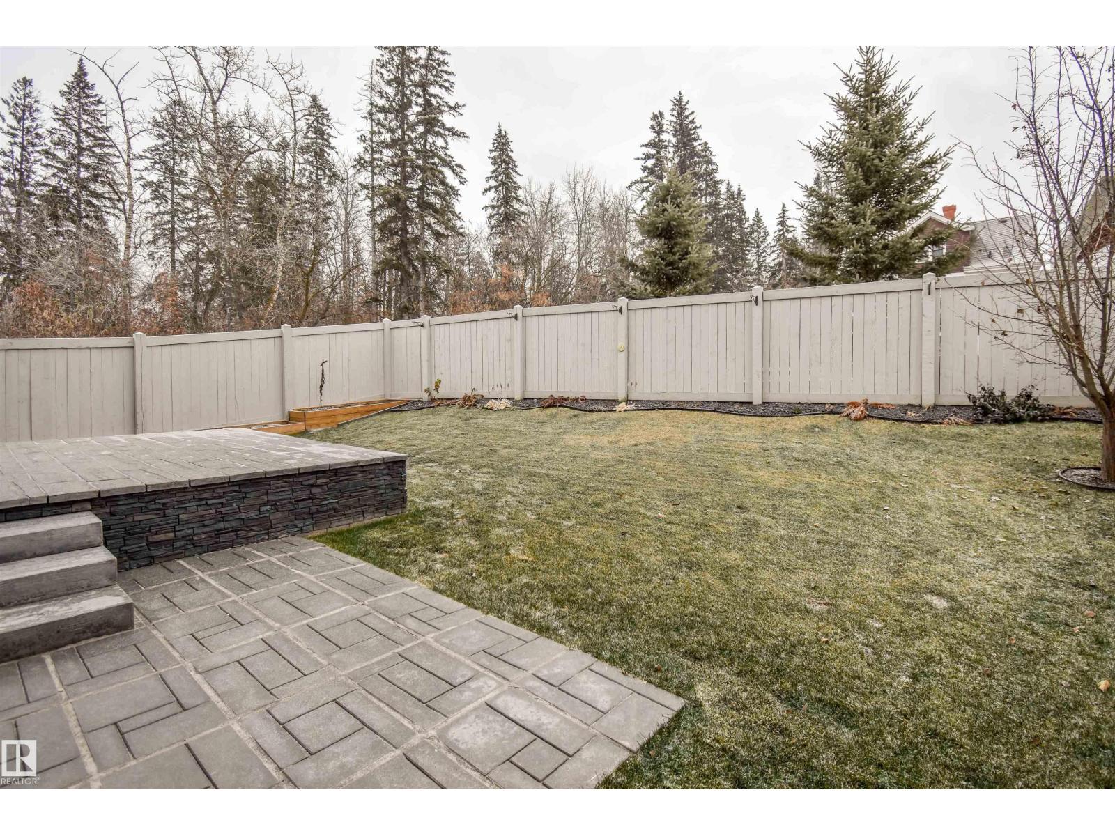 19 Meadowgrove LN, Spruce Grove