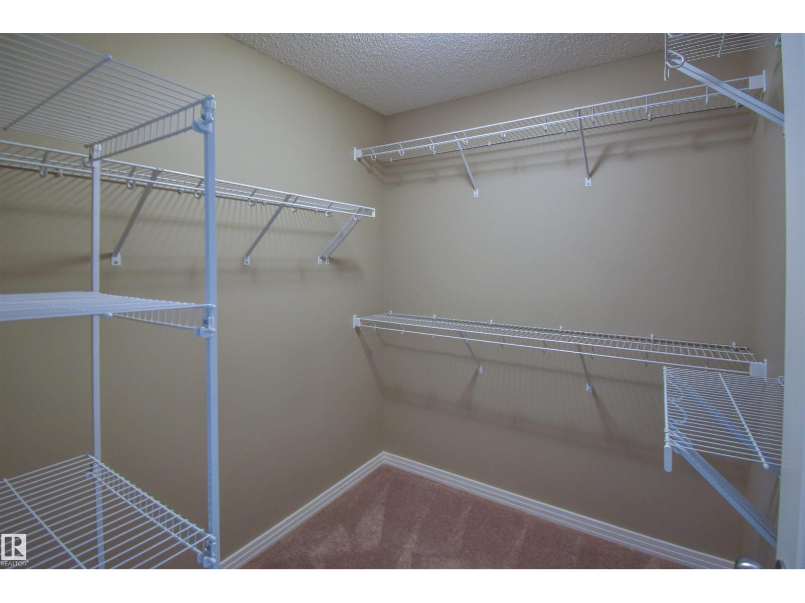 19 Meadowgrove LN, Spruce Grove