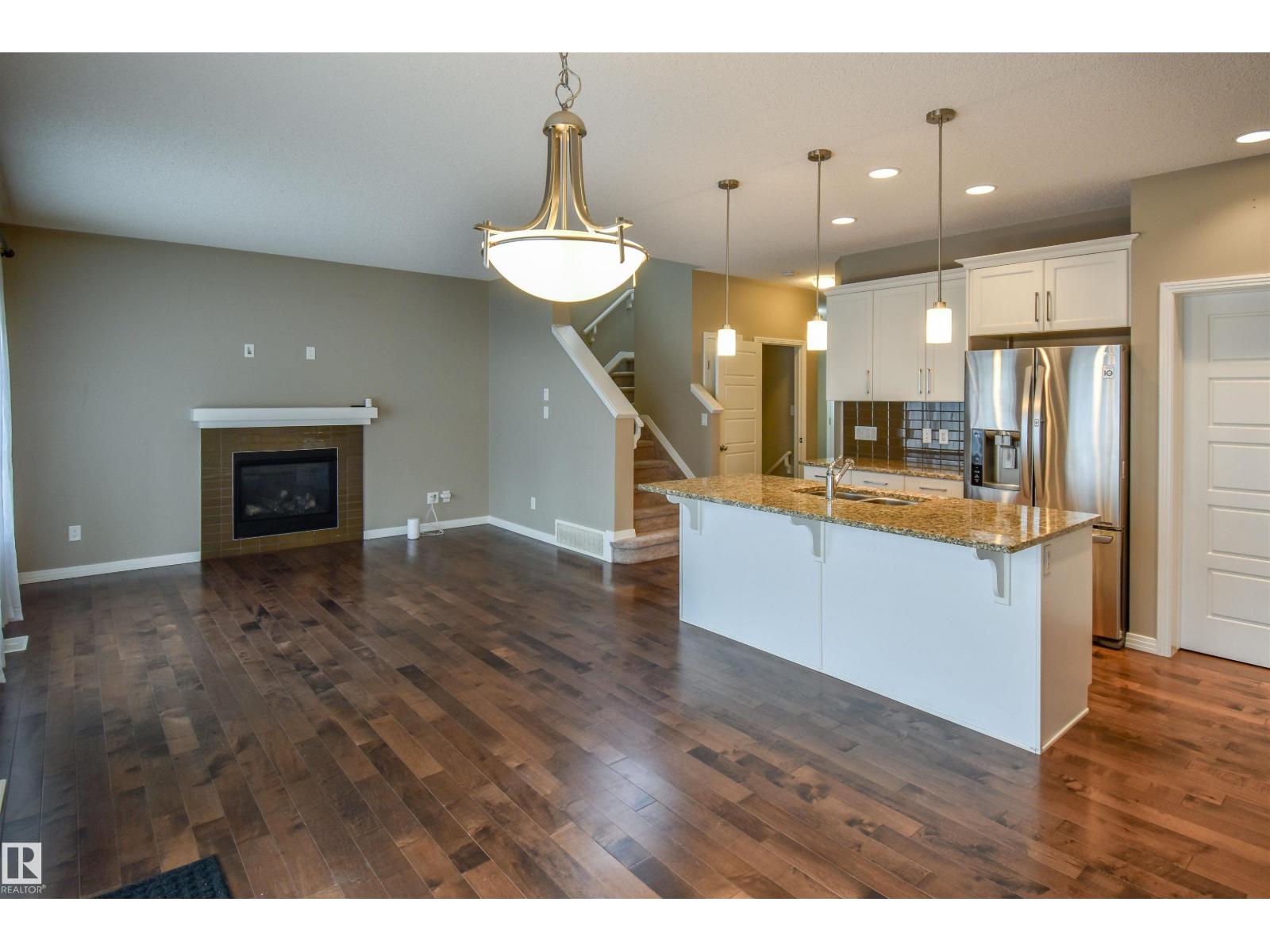 19 Meadowgrove LN, Spruce Grove