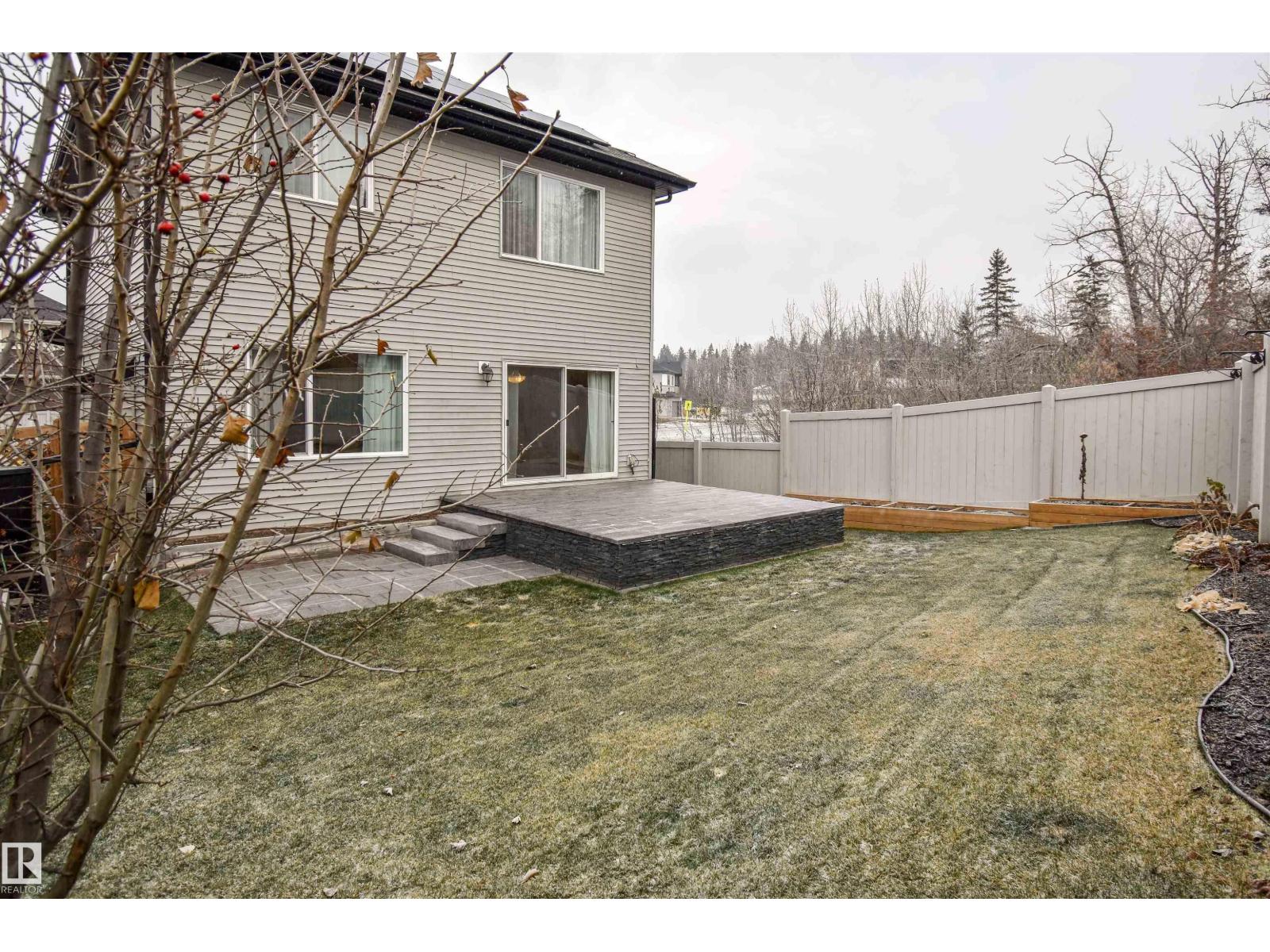 19 Meadowgrove LN, Spruce Grove