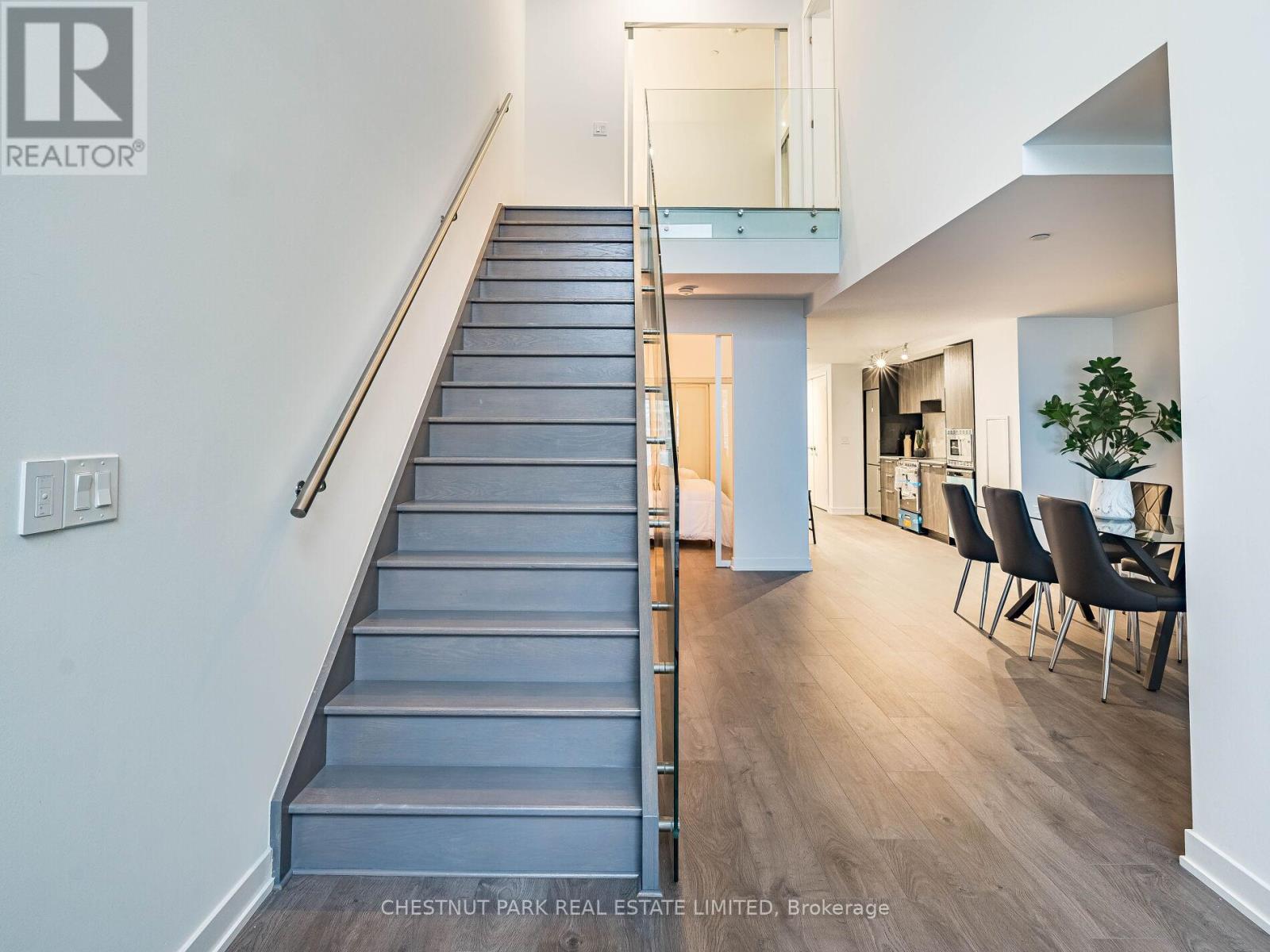 #408 18 MAITLAND TERRACE - 18
