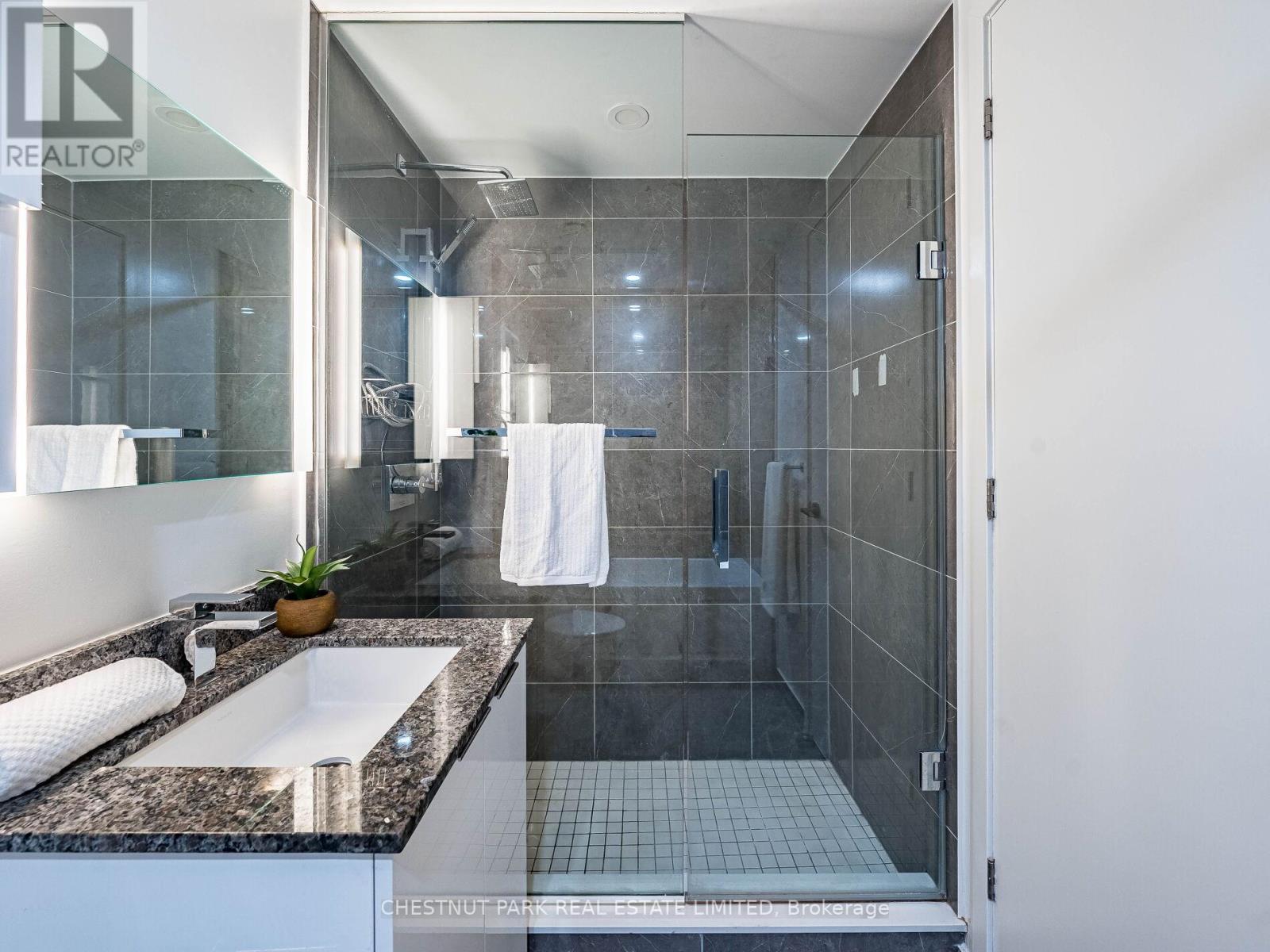 #408 18 MAITLAND TERRACE - 35