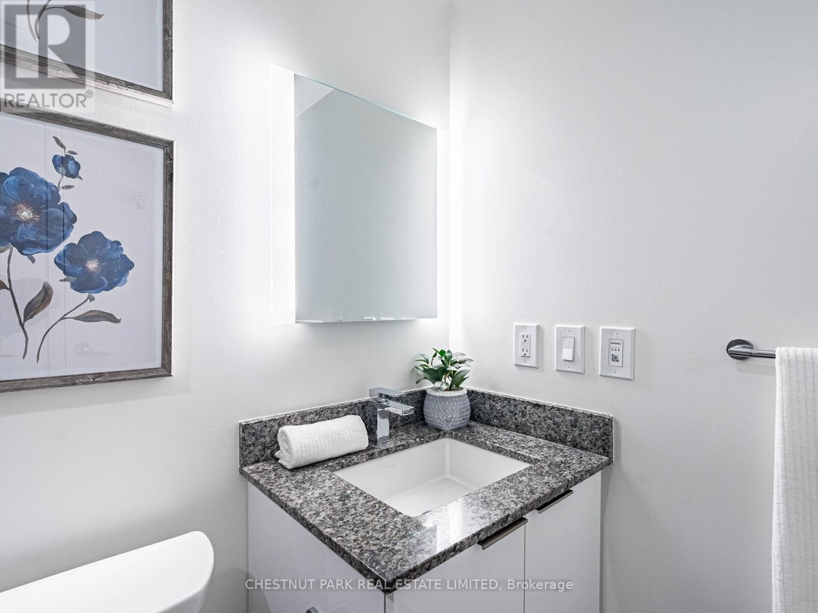 #408 18 MAITLAND TERRACE - 36