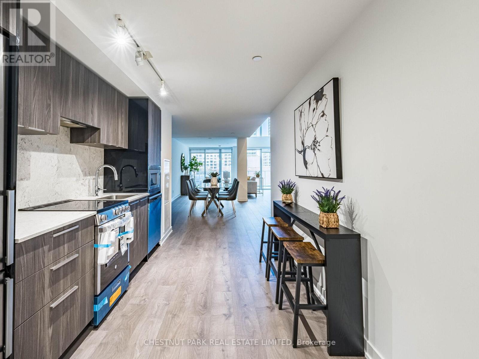 #408 18 MAITLAND TERRACE - 6