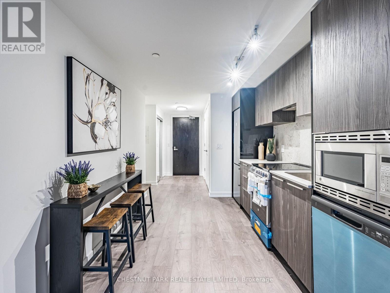 #408 18 MAITLAND TERRACE - 9
