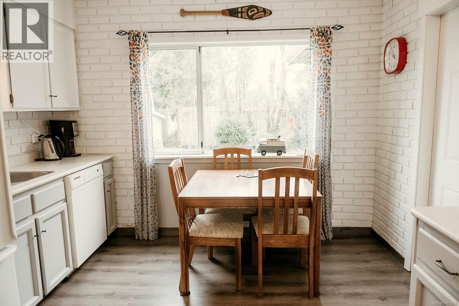 246 Lee St, Ucluelet