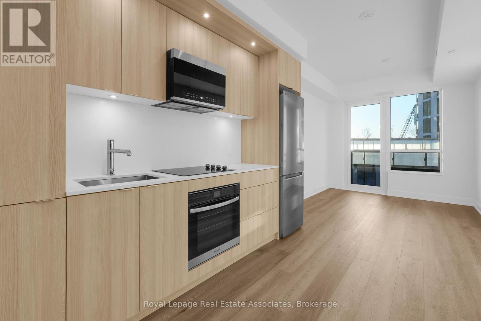 611 - 60 CENTRAL PARK ROADWAY - Photo 2 of 23, Toronto (Islington-City Centre West), Ontario