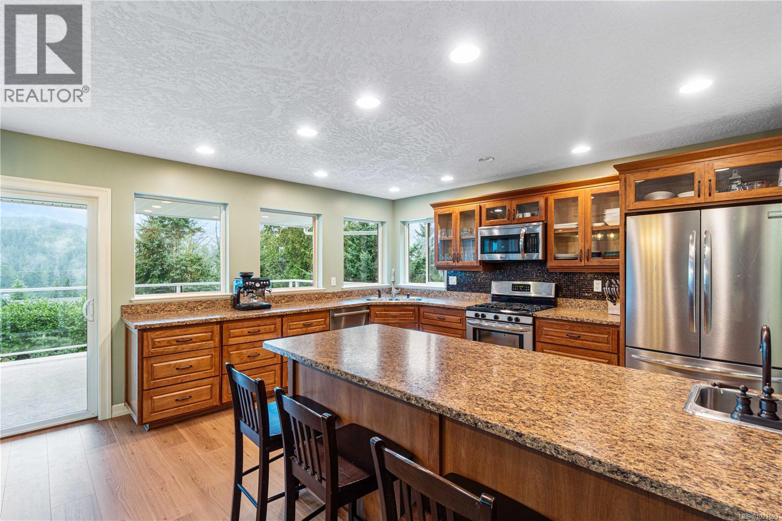 1763 Martini Way, Qualicum Beach