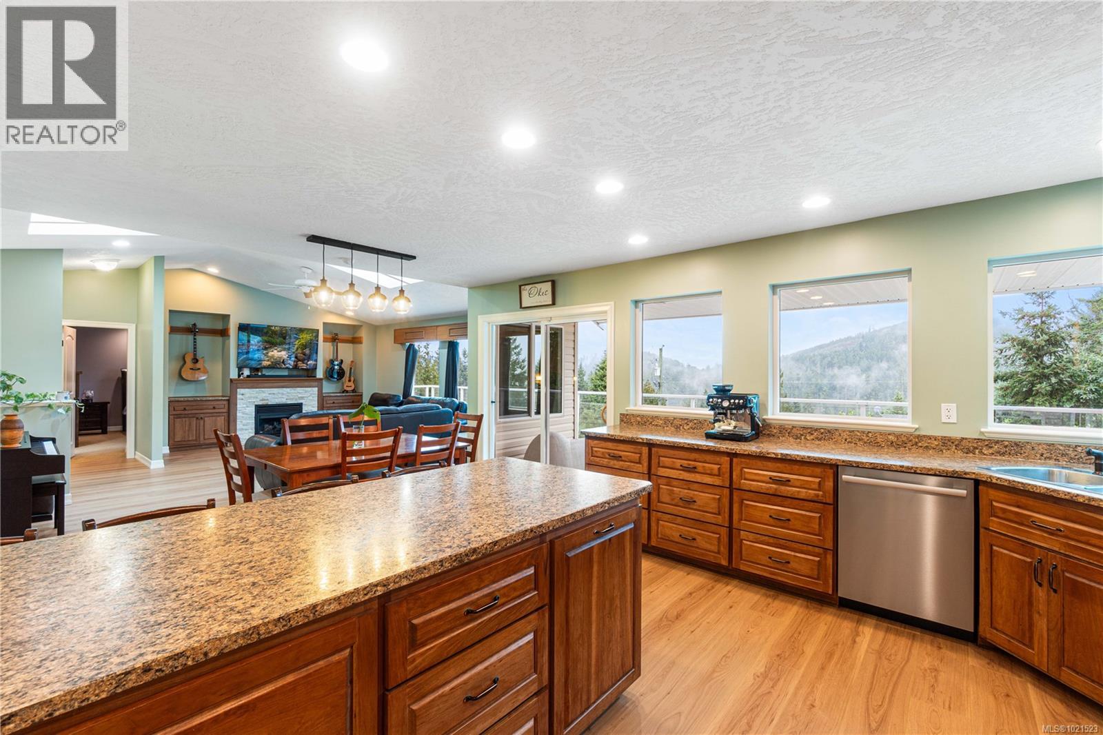 1763 Martini Way, Qualicum Beach