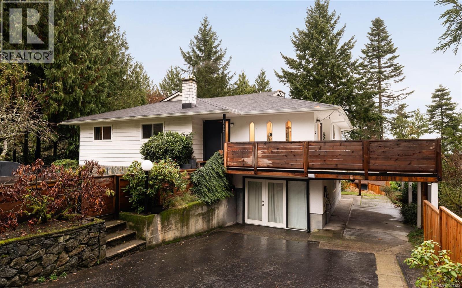 5087 Catalina Terrace, Saanich