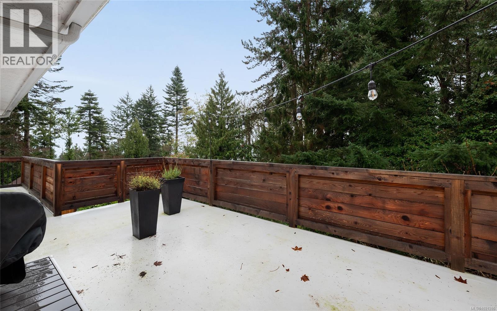 5087 Catalina Terr, Saanich